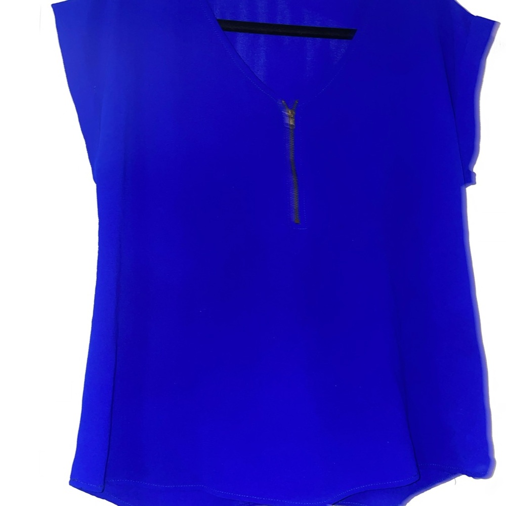 V-Neck Short Sleeve Zip Blouse in Royal Blue